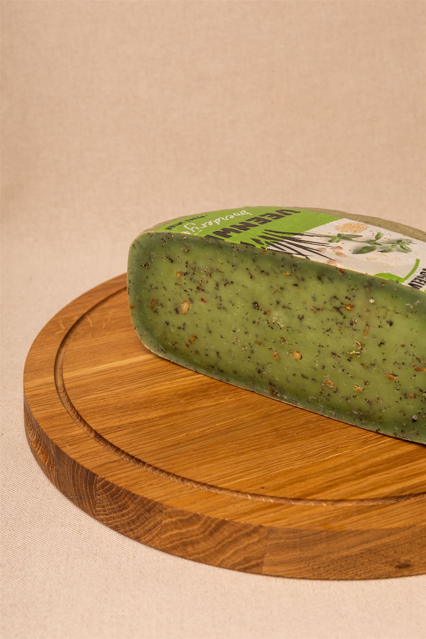 Ser gouda holenderska z zielonym pesto